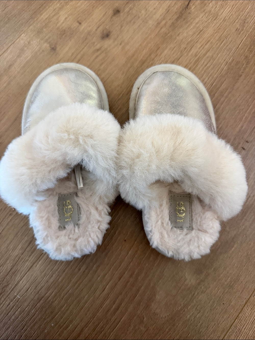 UGG Kids Cream Metallic Slip-On Sheepskin Slippers